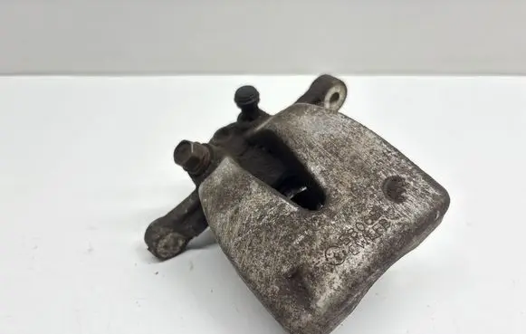 Toyota Avensis T250 Rear brake caliper 01339