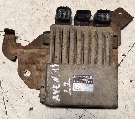 Toyota Avensis T250 Fuel injection control unit/module 8987120070 1310001371
