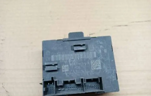 Volkswagen PASSAT B8 Door control unit/module 5Q0959595E 5Q0959595B