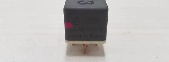 Audi A8 S8 D2 4D Other relay 141951253B
