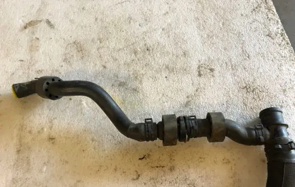 Volkswagen PASSAT B6 Engine coolant pipe/hose 3B0122291 3B0122291H