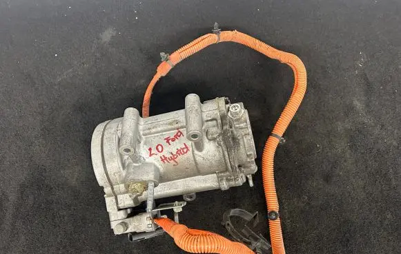 Ford Fusion II Air conditioning (A/C) compressor (pump) DG9H19D623AD 0422000552 ESA34C