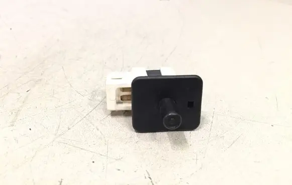 Mercedes-Benz CLS C219 Front door sensor 2028209410