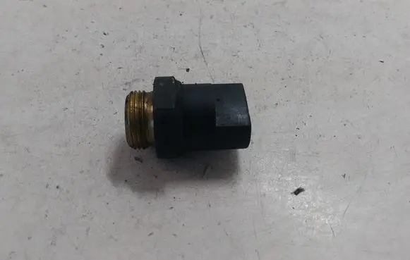 Volkswagen PASSAT B5 Coolant temperature sensor 321959481C