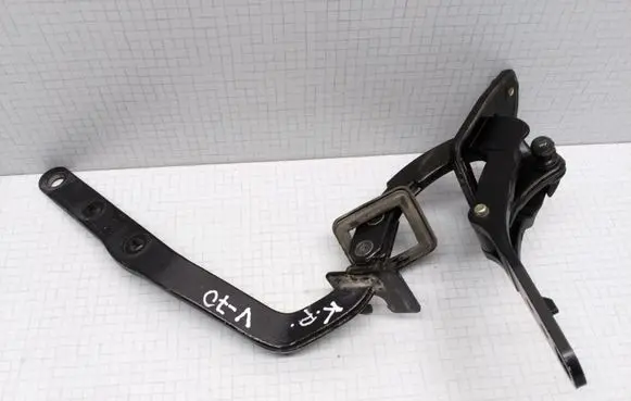 Volvo V70 Tailgate/trunk/boot hinge 8643157
