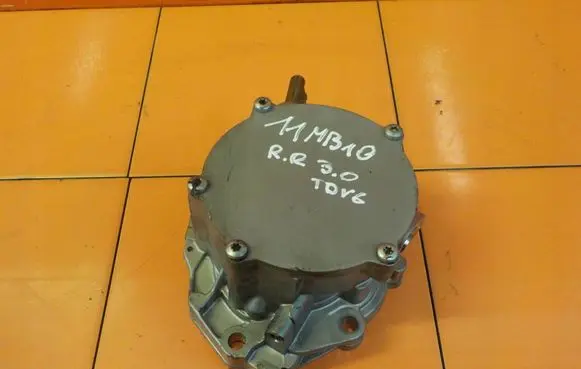 Land Rover Range Rover Evoque L538 Vacuum pump 704483120 11MB10