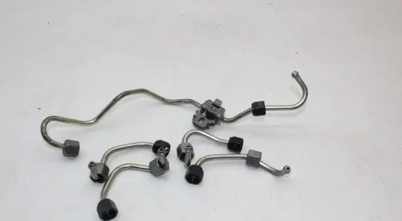 Land Rover Range Rover Evoque L538 Fuel injector supply line/pipe 