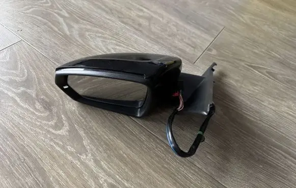 Audi A1 Front door electric wing mirror E90411438