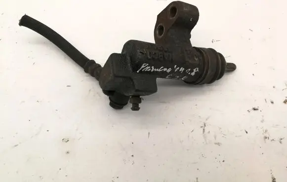 Clutch slave cylinder