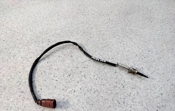 Audi A4 S4 B9 Oil temperature sensor 8W0906088B52 8W0906088B