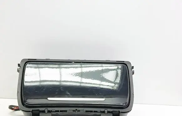 Cup holder front