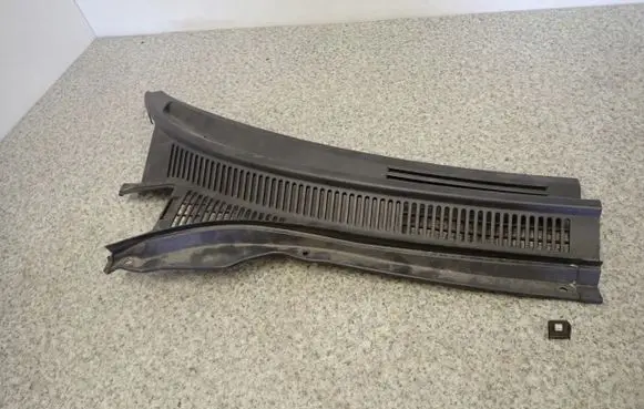 Suzuki Swift I Wiper trim