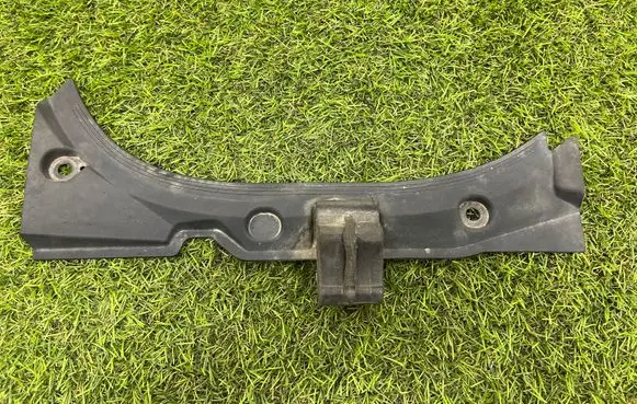 Audi A8 S8 D4 4H Fender end trim 4H0823746c