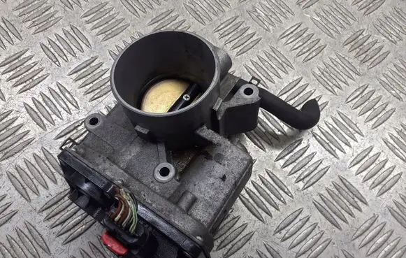 Mazda 5 Throttle valve position sensor L3R413640