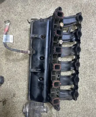 BMW 5 E39 Intake manifold 2247439