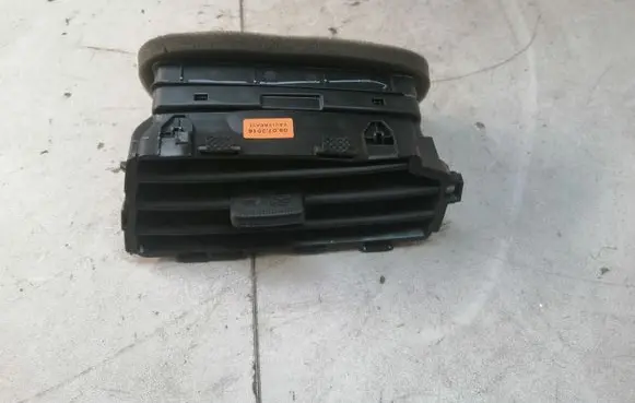 Hyundai i20 (GB IB) Dash center air vent grill 84740C8050