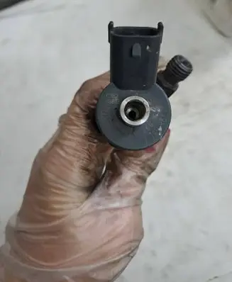 BMW 5 E39 Fuel injector 0445110266