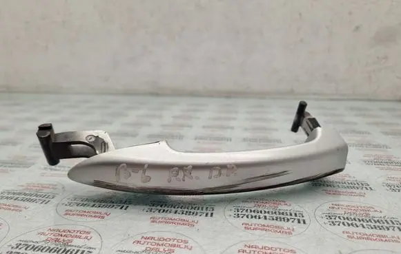 Volkswagen PASSAT B6 Front door exterior handle 3C0837210