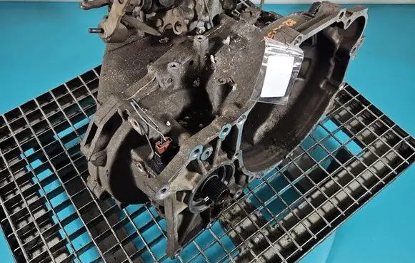 Manual 5 speed gearbox