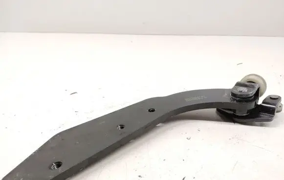 Mercedes-Benz Vito Viano W447 Sliding door lower roller guide/hinge A4477601547 ZGS00322219