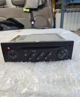 Renault Scenic II - Grand scenic II Radio/CD/DVD/GPS head unit RENRDW13110 8200300858 DNRD0340155550