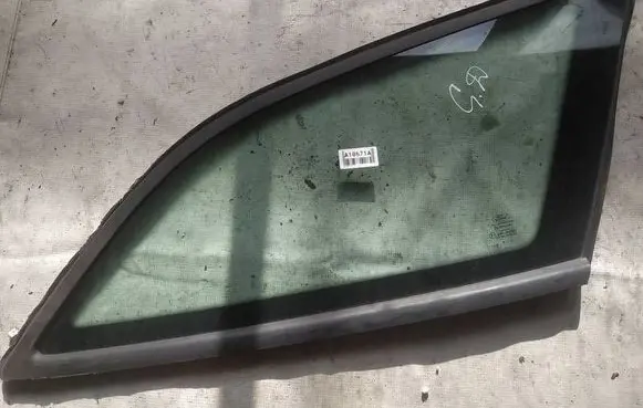 Ford Mondeo Mk III Rear side window as2
