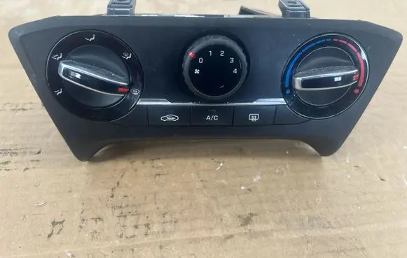 Hyundai i20 Active Climate control unit 97250C8911
