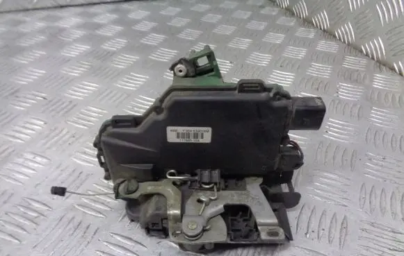 Seat Toledo II (1M) Rear door lock