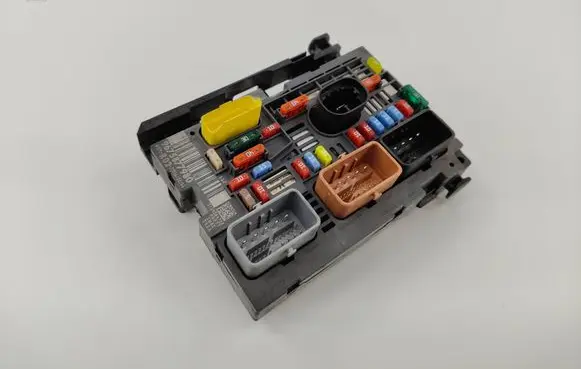 Peugeot 3008 I Fuse box set 9675877980