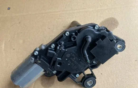 Volkswagen Polo IV 9N3 Rear window wiper motor 6Q6955711C