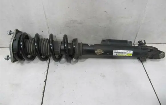 Mercedes-Benz C W205 Front shock absorber with coil spring A2053233100