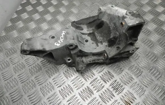 BMW 1 E82 E88 EGR valve cooler bracket 7302639