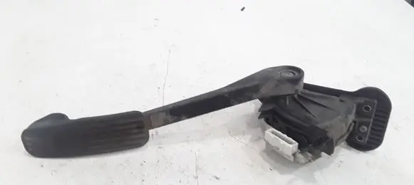 Volvo V70 Accelerator throttle pedal 30683516