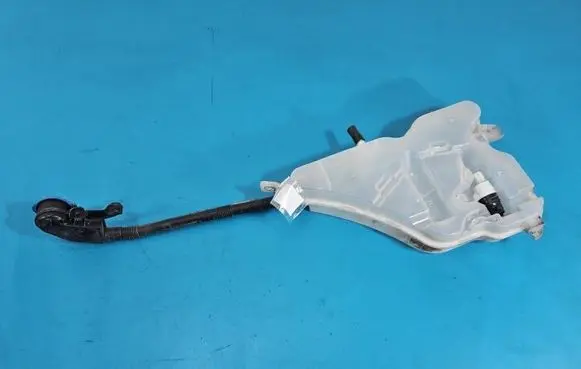 BMW 3 G20 G21 Windshield washer fluid reservoir/tank 7427885 IMPRK1564722
