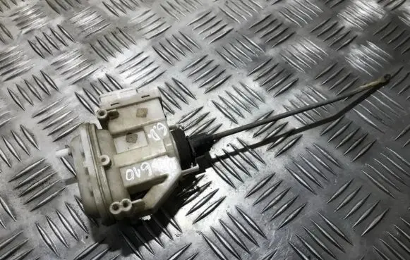 Volkswagen PASSAT B3 Central locking vacuum pump 357862153h