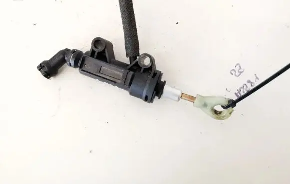 BMW 5 E60 E61 Clutch master cylinder 21526762081 21.52-6762081