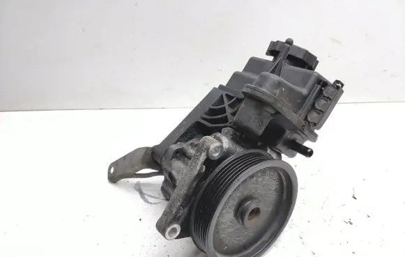 Mercedes-Benz C W204 Power steering pump A0064661501