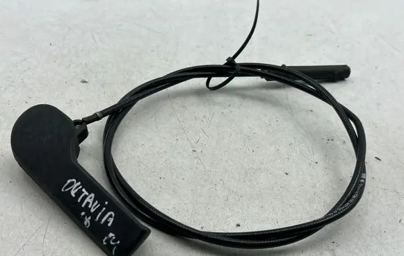 Skoda Octavia Mk2 (1Z) Engine bonnet (hood) release handle 