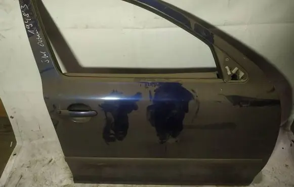 Skoda Octavia Mk2 (1Z) Front door melynos