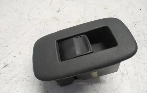Toyota Auris 150 Electric window control switch 829-2E74
