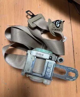 Jeep Grand Cherokee Front seatbelt