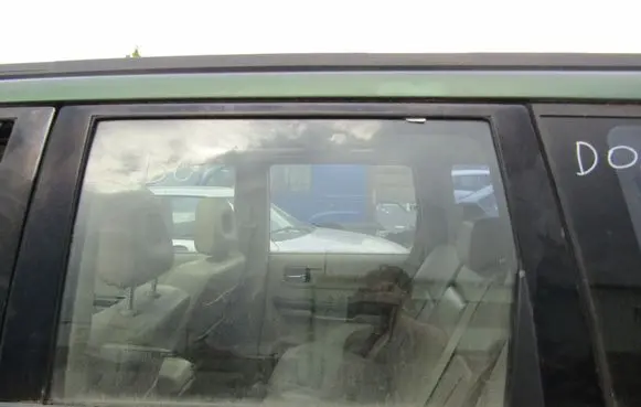 Nissan X-Trail T30 Rear door window glass 