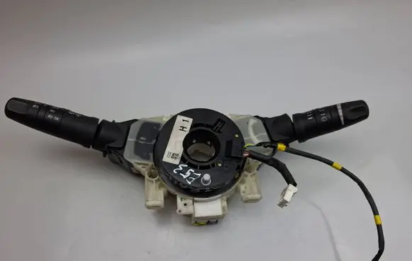 Wiper turn signal indicator stalk/switch
