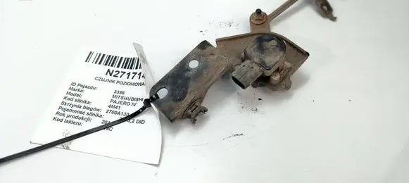 Mitsubishi Pajero Headlight/headlamp level sensor