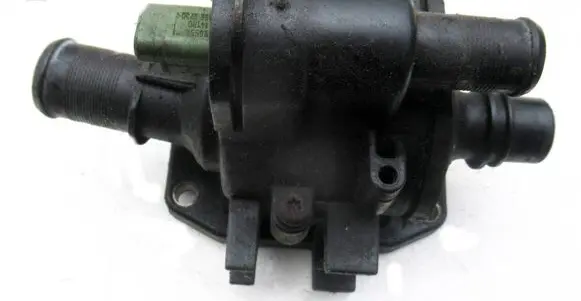 Citroen C3 Thermostat/thermostat housing 9641522380C 66GF30H