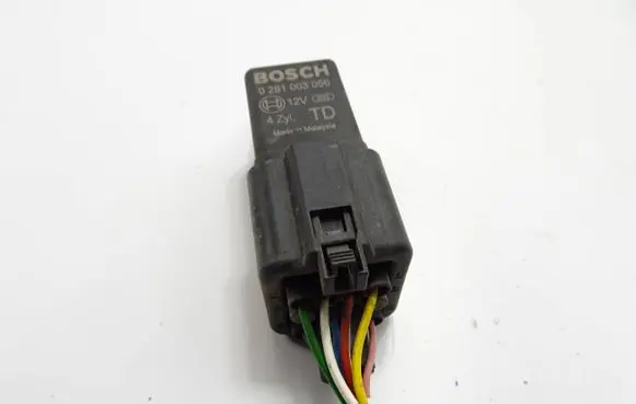 Glow plug pre-heat relay