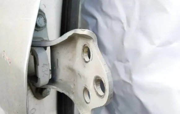 Front door upper hinge
