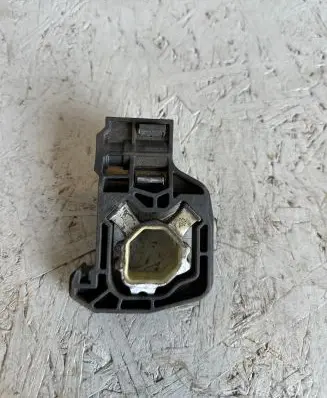 BMW 5 F10 F11 Radiator mount bracket P7823002 M124596