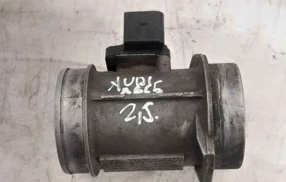 Audi A6 S6 C5 4B Mass air flow meter AFH7025C 54321