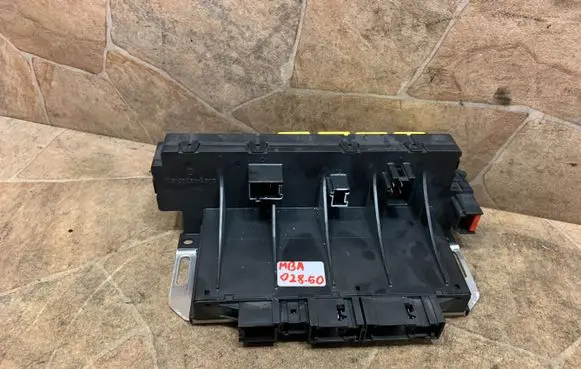 Mercedes-Benz SL R230 Fuse box set A2305450832